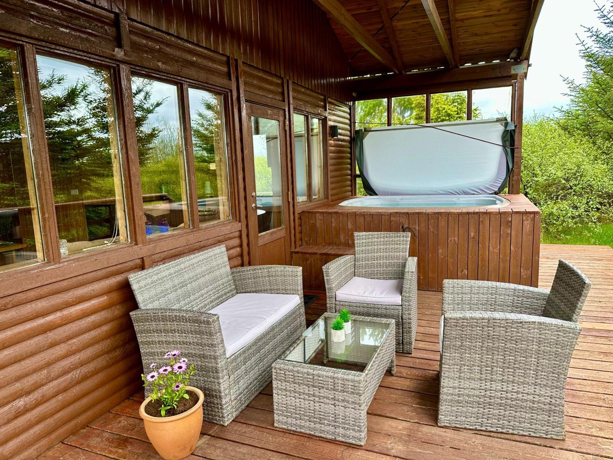Holt Villa Jarthlangsstathir Екстериор снимка